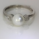 53394 HVITT GULL RING MED  7 MM PERLE OG DIAMANTER 0,08 CT WP  thumbnail